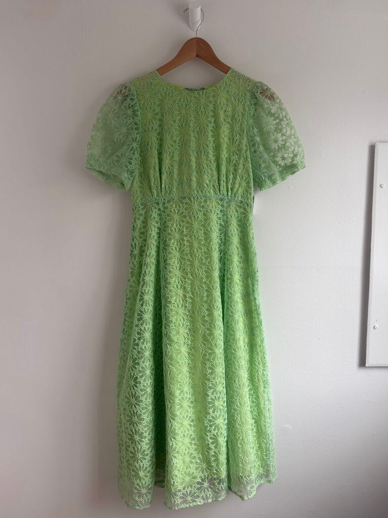 suki midi dress SUKI EMBROIDERY FLORAL MIDI DRESS